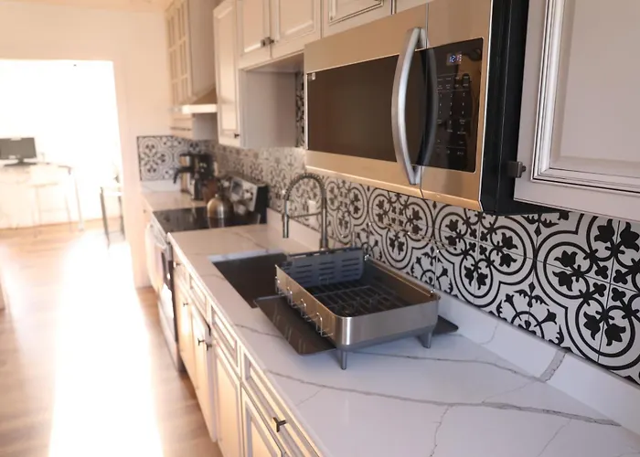 Duo Housing (Adults Only)Hostel